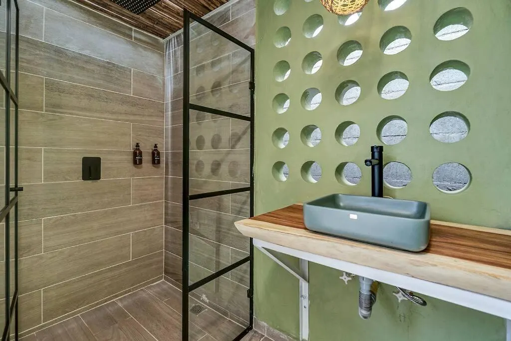 Nowa Provenza 3-Story Villa With Pool & Rooftop Medellin