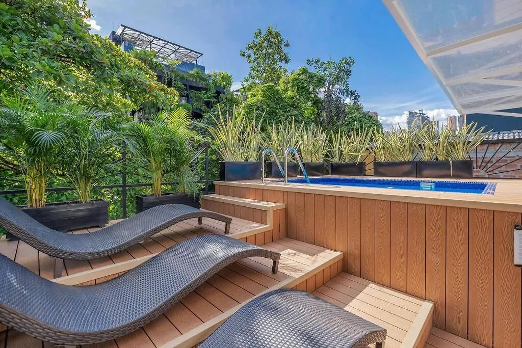 Nowa Provenza 3-Story Villa With Pool & Rooftop Medellin