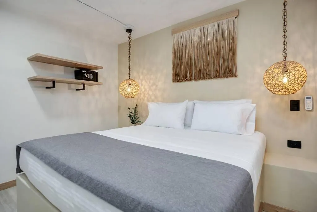 Nowa Provenza 3-Story Villa With Pool & Rooftop Medellin