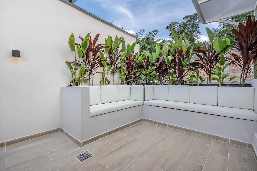 Nowa Provenza 3-Story Villa With Pool & Rooftop Medellín 0*,