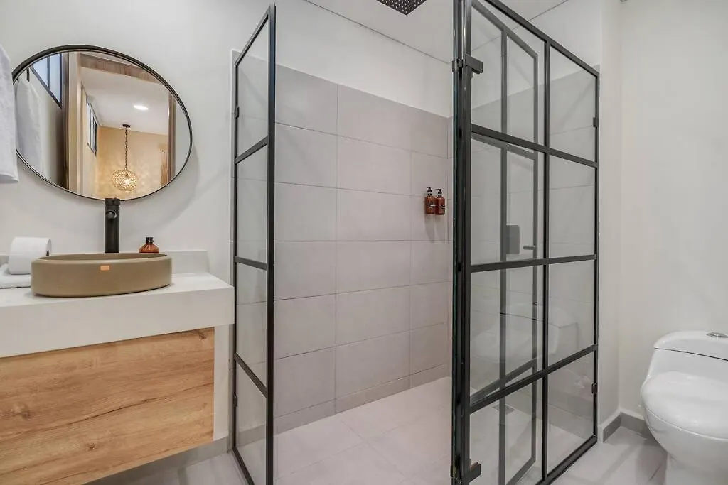 Nowa Provenza 3-Story Villa With Pool & Rooftop Medellín
