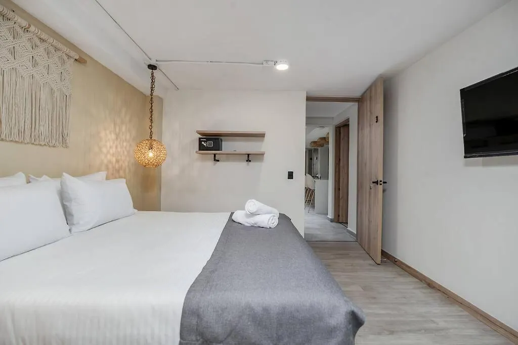 Nowa Provenza 3-Story Villa With Pool & Rooftop Medellín 0*,  Colômbia