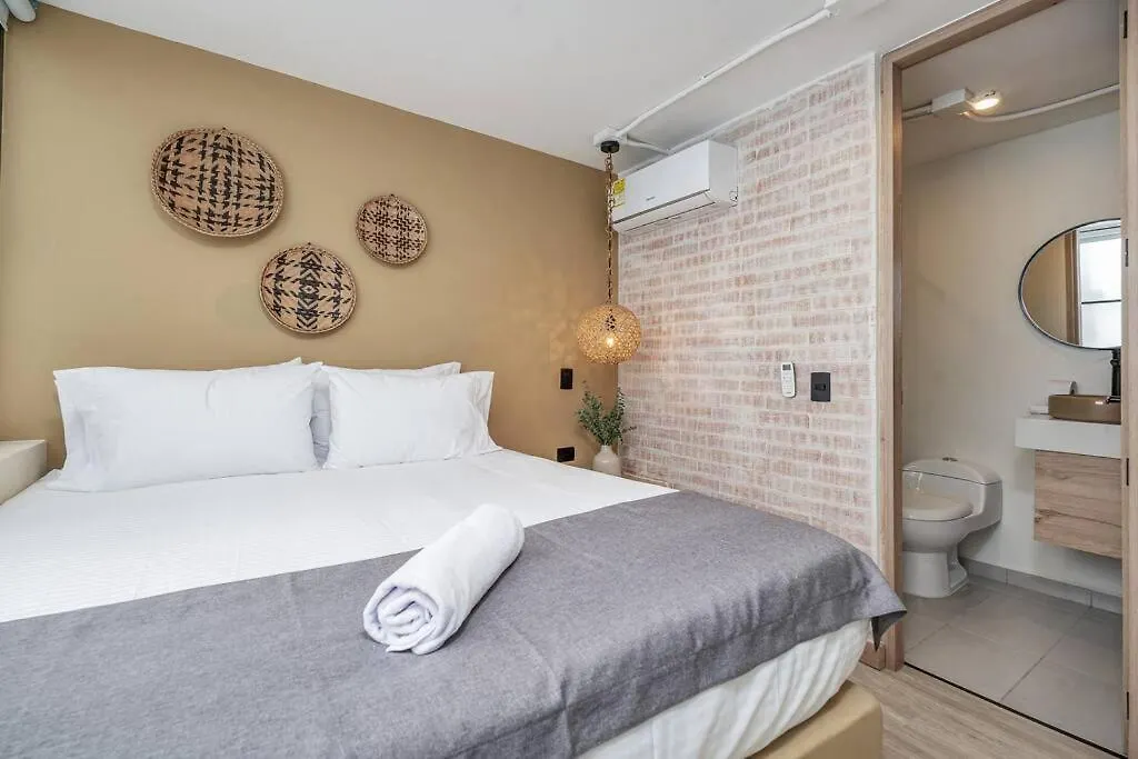 Nowa Provenza 3-Story Villa With Pool & Rooftop Medellín 0*,  Colômbia